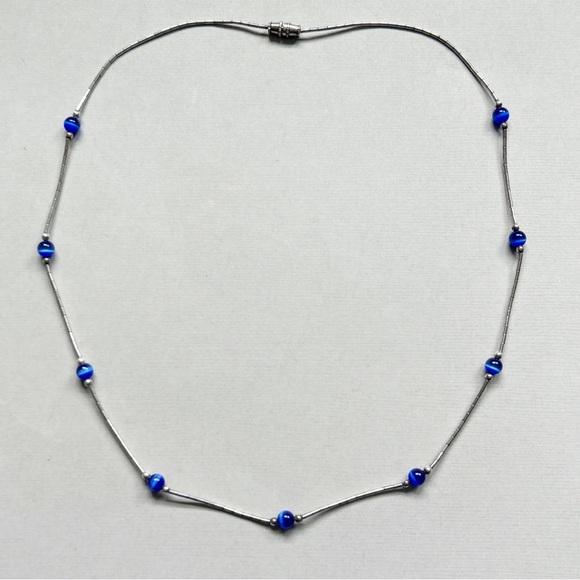 Vintage Liquid Silver Blue Cats Eye Necklace - Picture 8 of 9